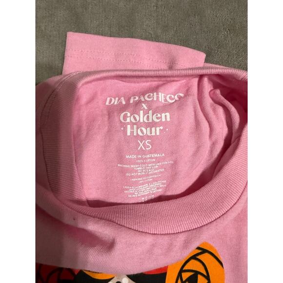 NWT Dia Pacheco x Golden‎ Hour UO Women Shirt Pink Short Sleeve Cotton Spanish - Picture 6 of 7